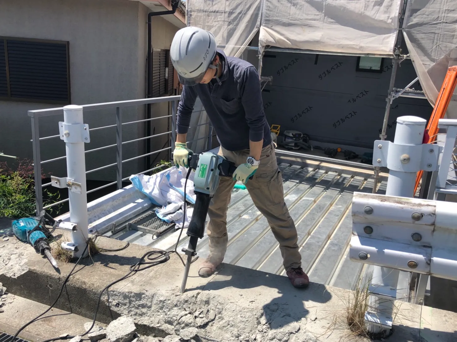 斫り工事